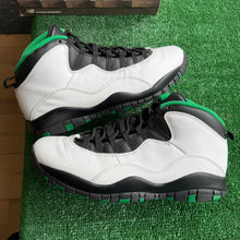 Load image into Gallery viewer, Jordan Seattle 10s Size 13
