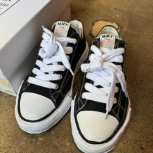 Load image into Gallery viewer, Maison Mihara Peterson Canvas OG Sole Lows Size 41
