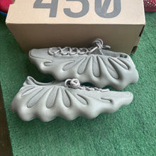 Load image into Gallery viewer, Yeezy Stone Flax 450s Size 11
