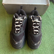 Load image into Gallery viewer, Balenciaga Triple S Size 42

