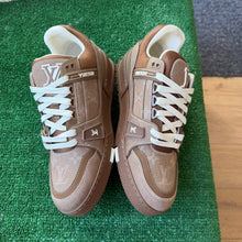 Load image into Gallery viewer, Louis Vuitton Trainers Size 6.5UK
