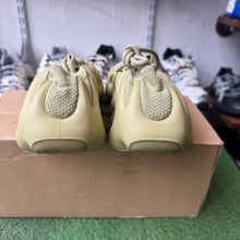 Load image into Gallery viewer, Yeezy Resin 450s Size 7.5
