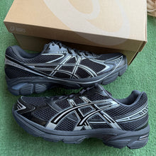 Load image into Gallery viewer, ASICS Gel-1130/GT-2160 Mismatched Pair Size 13
