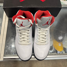 Load image into Gallery viewer, Jordan Fire Red 5s Size 9
