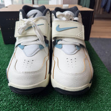 Load image into Gallery viewer, Nike Must Be The Money Air Diamond Turfs Size 12
