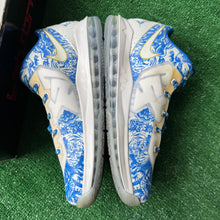 Load image into Gallery viewer, Nike Chinese Pack LeBron Low 11s Size 11
