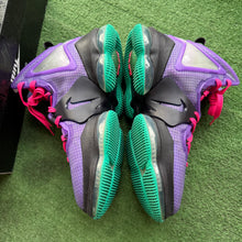 Load image into Gallery viewer, Nike LeBron DJ Bron 19s Size 11.5
