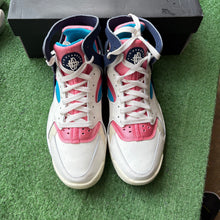 Load image into Gallery viewer, Nike Air Flight Huaraches Size 9
