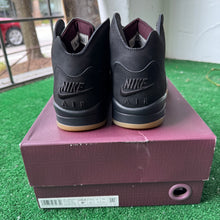 Load image into Gallery viewer, Jordan A Ma Maniére 5s Size 8.5
