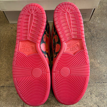 Load image into Gallery viewer, Nike SB Wizard Of Oz Low Dunks Size 9.5
