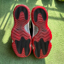 Load image into Gallery viewer, Jordan Bred 11s Size 7Y
