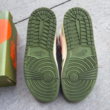 Load image into Gallery viewer, Jordan Celadon 1s Size 9.5

