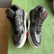 Load image into Gallery viewer, Louis Vuitton Mid Trainers Size 9UK
