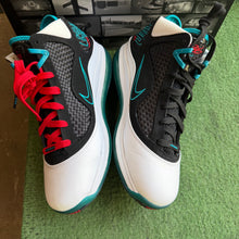 Load image into Gallery viewer, Nike LeBron Red Carpet 7s Size 11
