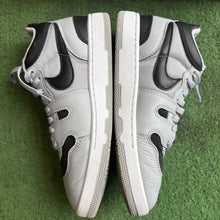 Load image into Gallery viewer, Nike Mac Attacks Size 7.5
