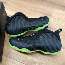 Load image into Gallery viewer, Nike Volt Foamposites Size 12
