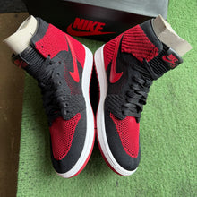 Load image into Gallery viewer, Jordan Flyknit Bred 1s Size 9
