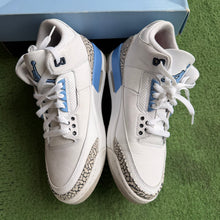 Load image into Gallery viewer, Jordan UNC 3s Size 8.5
