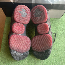 Load image into Gallery viewer, Nike LeBron New Heights 15s Size 8

