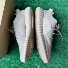 Load image into Gallery viewer, Yeezy Oxford 350s Size 10.5
