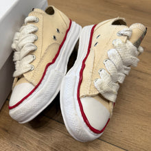 Load image into Gallery viewer, MMY OG Sole Canvas Peterson Lows Size 37
