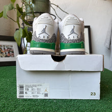 Load image into Gallery viewer, Jordan Lucky Green 3s Size 7.5W/6M
