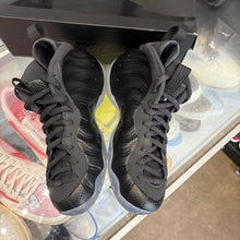 Load image into Gallery viewer, Nike Carbon Fiber Foamposites Size 7
