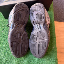 Load image into Gallery viewer, Nike Abalone Foamposites Size 7Y
