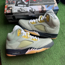 Load image into Gallery viewer, Jordan Jade Horizon 5s Size 11
