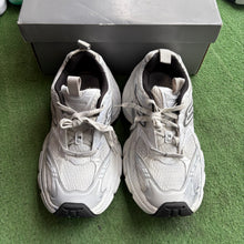 Load image into Gallery viewer, Balenciaga 10XLs Size 46
