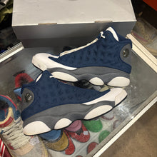 Load image into Gallery viewer, Jordan Flint 13s Size 9
