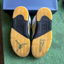 Load image into Gallery viewer, Jordan A Ma Maniere Dawn 5s Size 11.5W/10M
