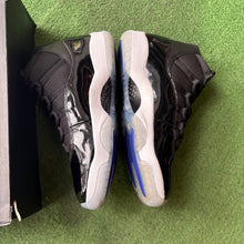 Load image into Gallery viewer, Jordan Space Jam 11s Size 11
