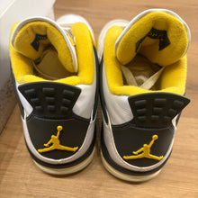 Load image into Gallery viewer, Jordan Yellow Sulfur 4s Size 8.5W/7M
