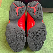 Load image into Gallery viewer, Jordan Chili Red 9s Size 10
