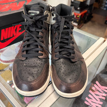Load image into Gallery viewer, Jordan Patina 1s Size 10.5
