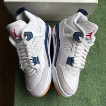 Load image into Gallery viewer, Jordan SB Midnight Navy 4s Size 8.5
