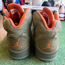 Load image into Gallery viewer, Jordan Olive 5s Size 9
