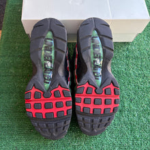 Load image into Gallery viewer, Nike x Undefeated Air Max 95s Size 9.5
