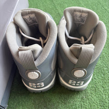 Load image into Gallery viewer, Jordan Cool Grey 9s Size 9.5
