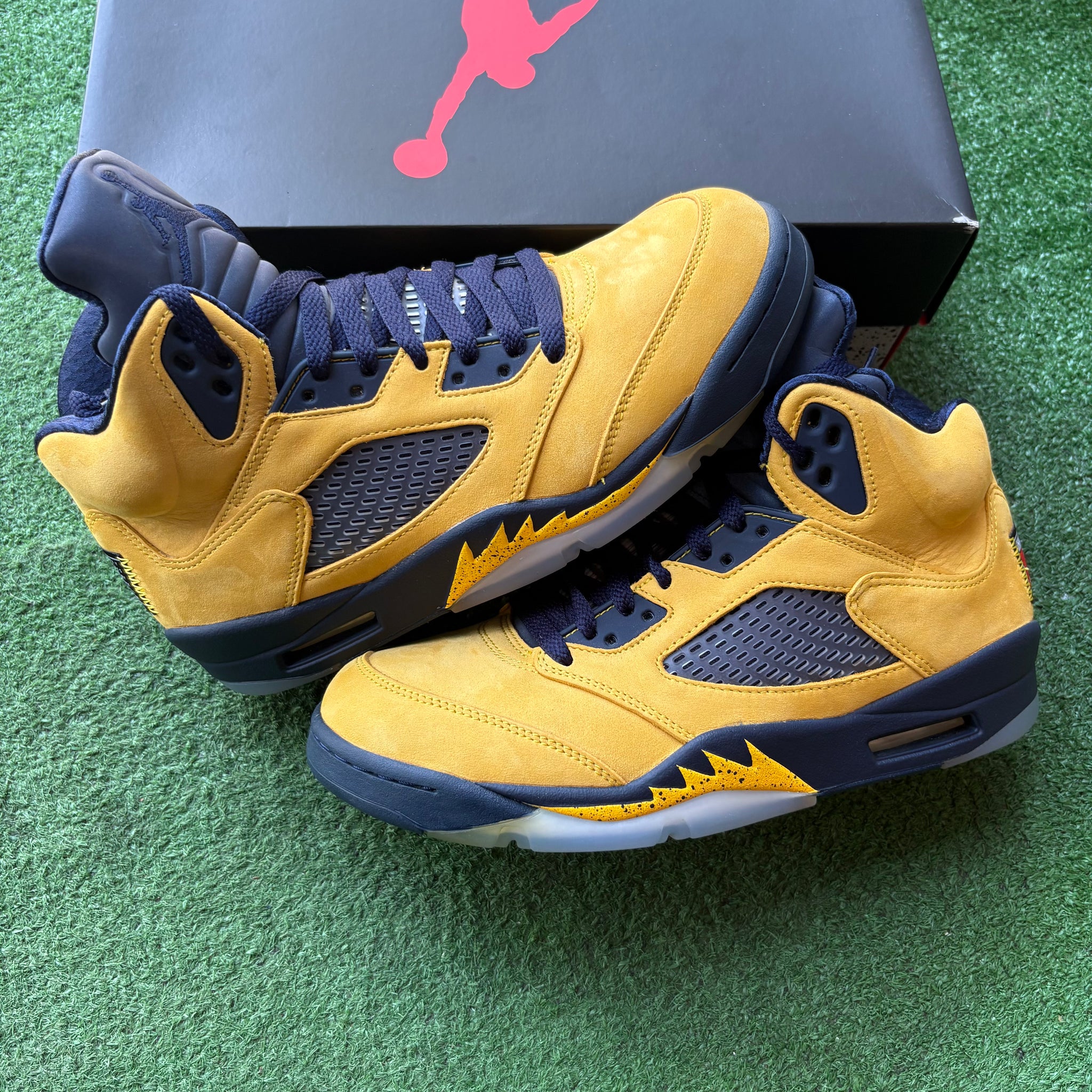 Jordan Retro 5 Michigan Size 8 Set to Drop: Air Jordan Retro 5  main image 4