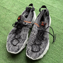 Load image into Gallery viewer, Nike Space Hippie 04s Size 10
