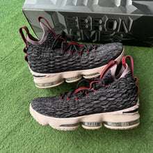 Load image into Gallery viewer, Nike LeBron Pride Of Ohio 15s Size 8
