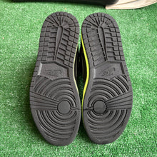 Load image into Gallery viewer, Jordan Biohack 1s Size 9
