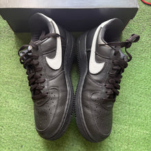 Load image into Gallery viewer, Nike Air Force 1s Size 8
