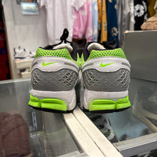 Load image into Gallery viewer, Nike Zoom Electric Green Vomeros Size 11.5
