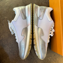 Load image into Gallery viewer, Louis Vuitton Runaways Size 10UK
