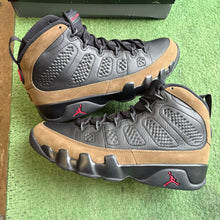 Load image into Gallery viewer, Jordan Olive 9s Size 8.5
