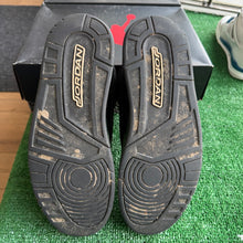 Load image into Gallery viewer, Jordan Black Cat 3s Size 10.5
