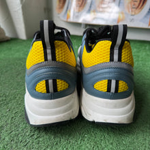 Load image into Gallery viewer, Dior B22s Size 42
